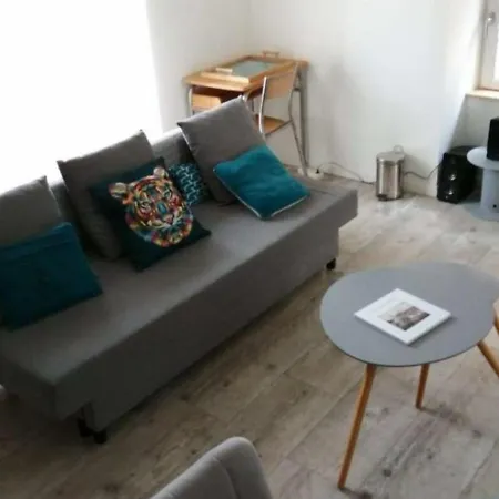 Gîte Champeix, 2 pièces, 2 personnes - FR-1-630-92 Hébergement de vacances *
