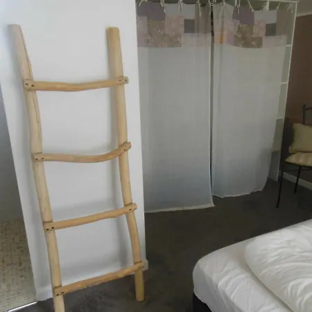 Gîte Champeix, 2 pièces, 2 personnes - FR-1-630-92 *